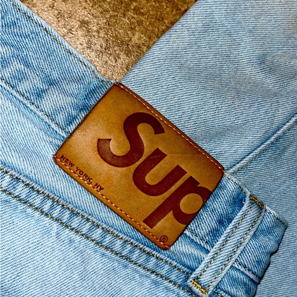 Supreme jeans